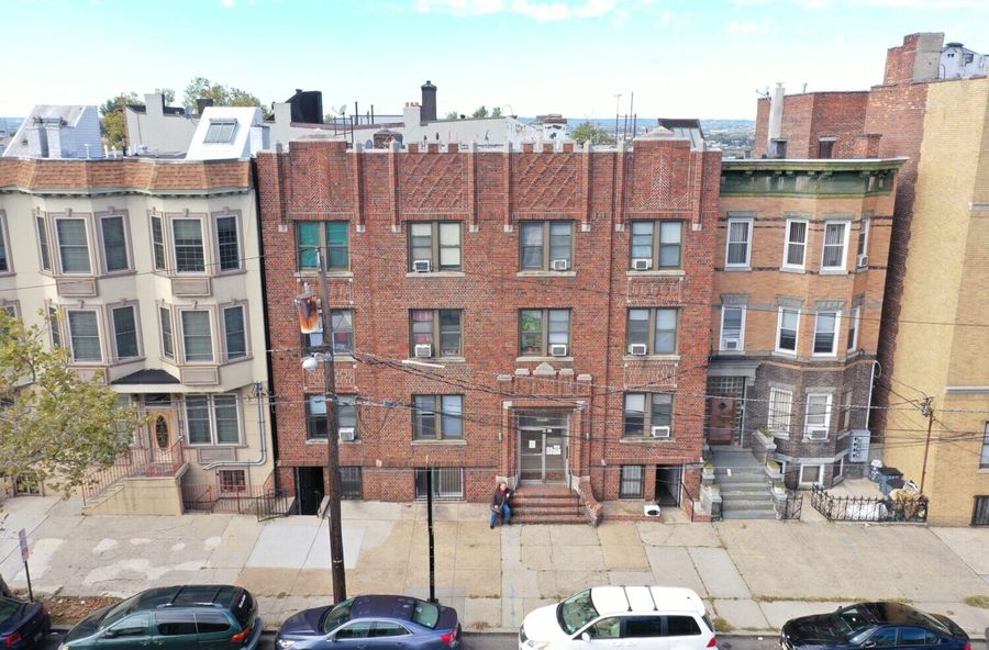 Multifamily property in Jersey City, NJ